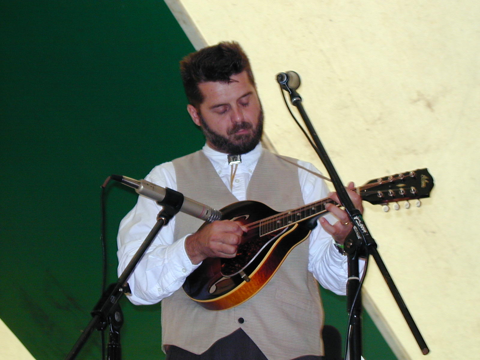 http://highwatermusic.com/Bruce02.jpg