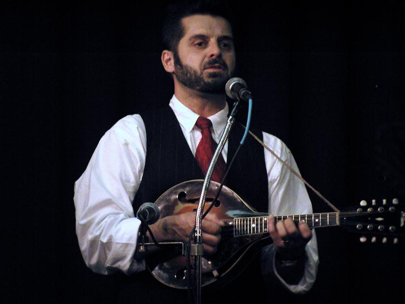 http://highwatermusic.com/Bruce3.jpg
